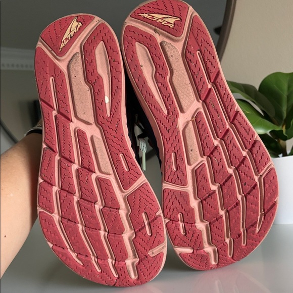 Altra Women's Size 7.5 Torin 7 Navy and Pink - Picture 4 of 7